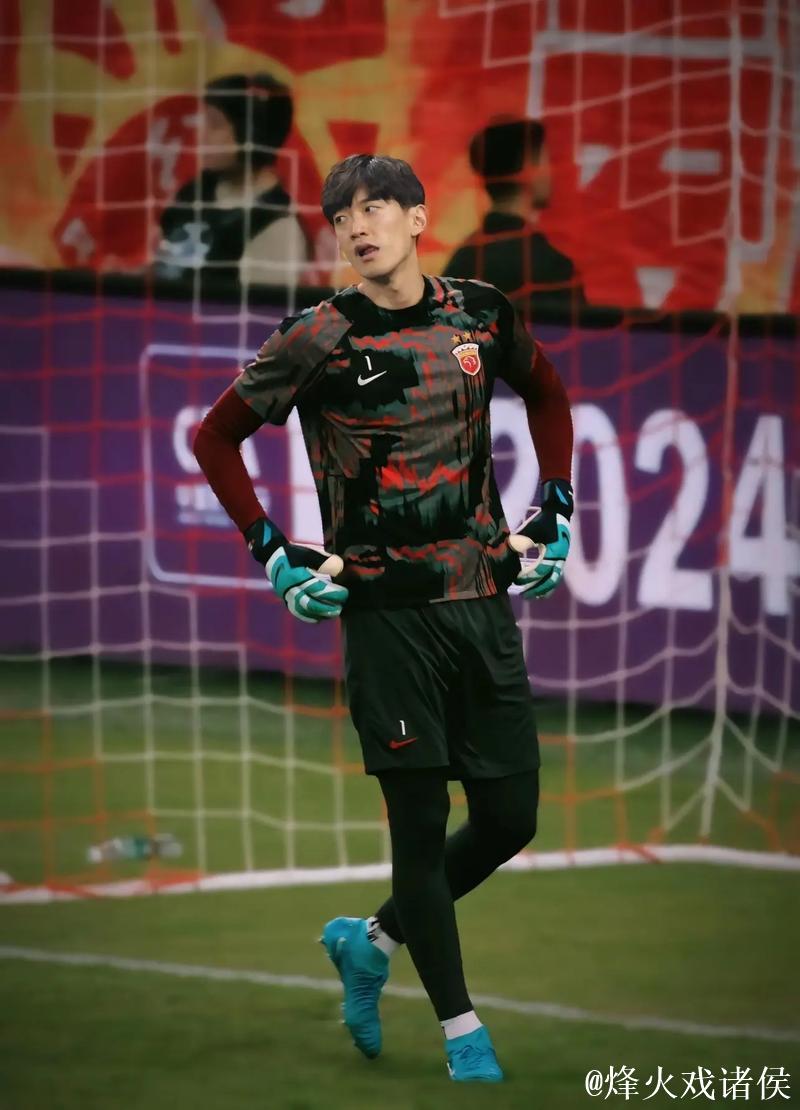 34岁颜骏凌进入国足60场俱乐部 直言联赛才是足球发展根基